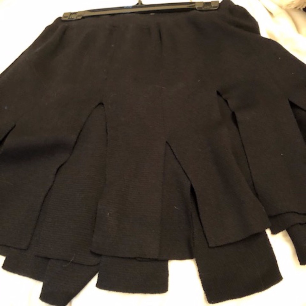 St John Essentials by Marie Gray Black Knit Skirt